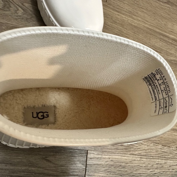 UGG Women's Drizlita Boot White new - Picture 7 of 8